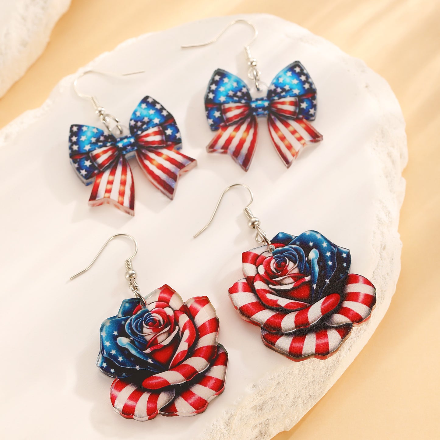 Orecchini da donna in acrilico con fiocco a bandiera americana patriottica