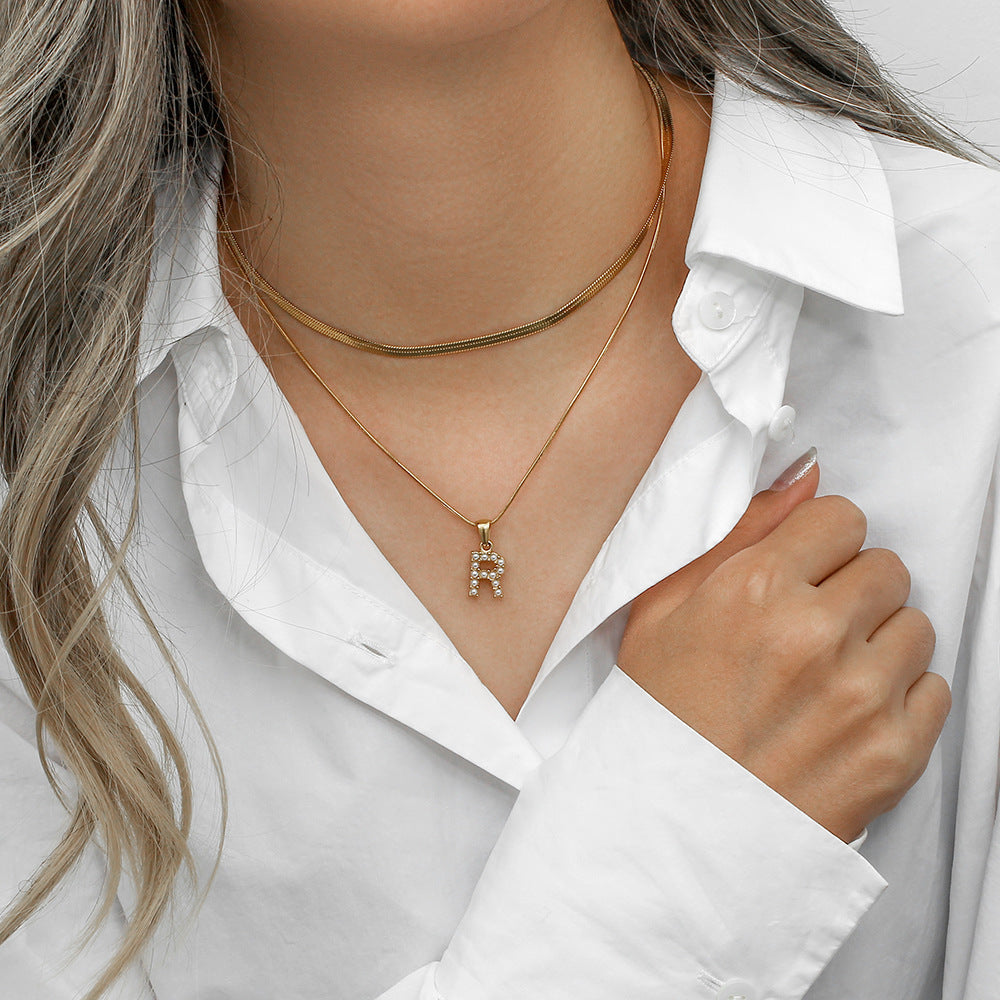 Collana con Pendente a Lettera alla Moda in Acciaio Inossidabile con Finitura Placcata e Catena Serpentina da Donna