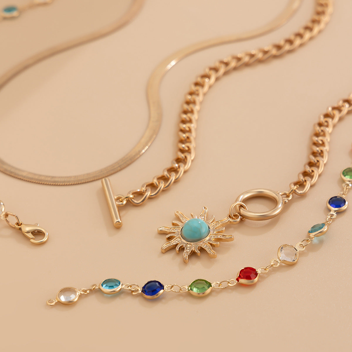 Set di collane con pendente geometrico minimalista con nappe di cristallo e ciondolo in lega placcata su catena a maglia snake per donna