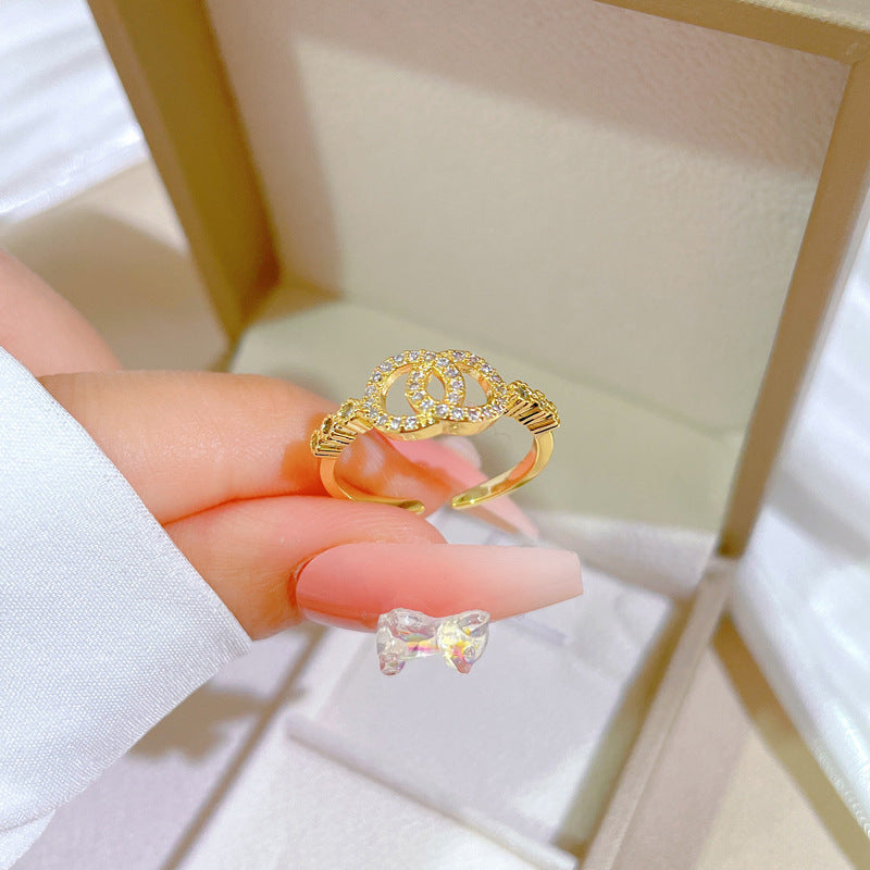 Anello da Donna Minimalista con Corona Placcata Oro in Ottone