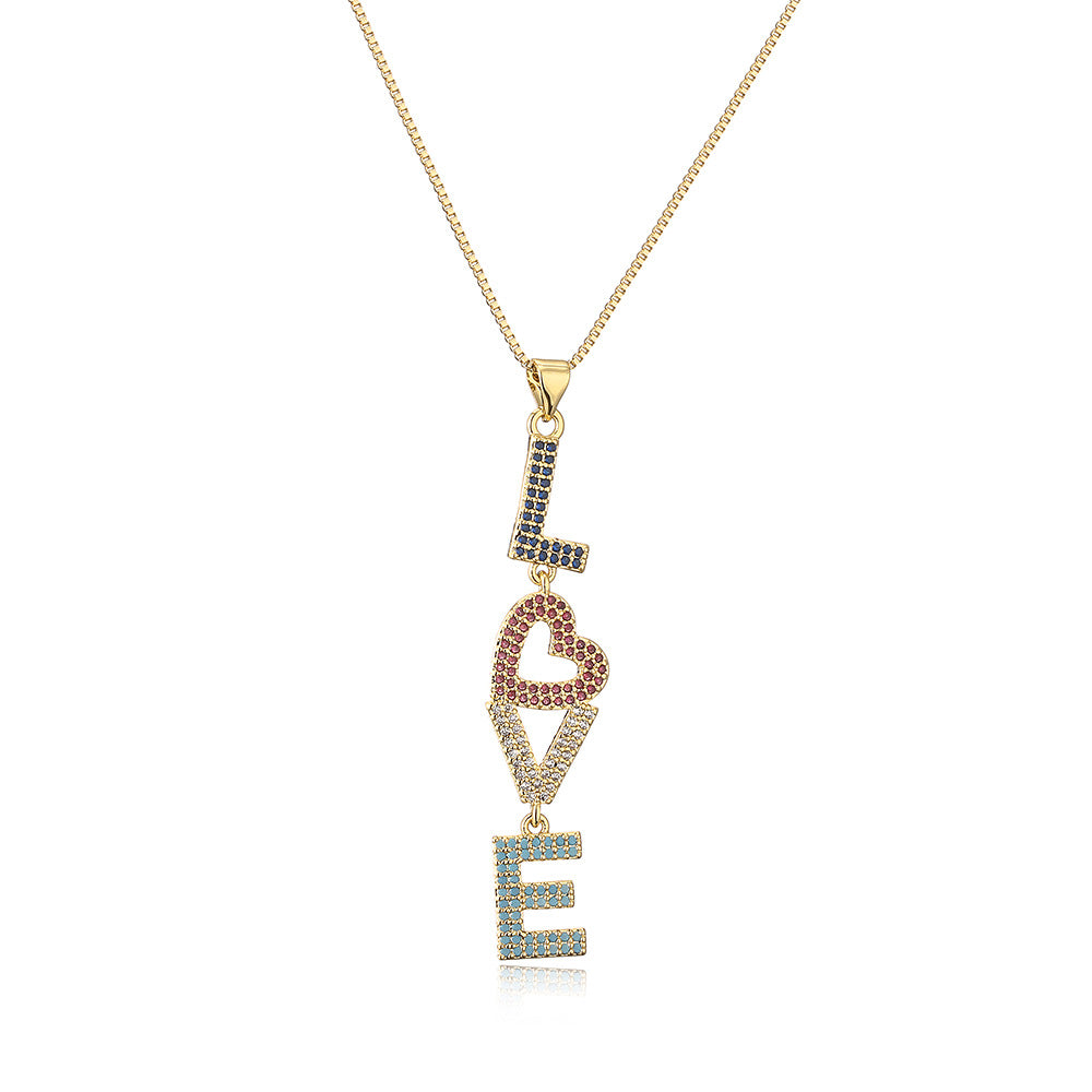 Collana Pendente LOVE Geometrica Minimalista da Donna con Base in Rame Placcata in Oro Vero e Intarsio di Zirconi