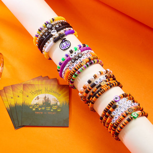 Pulsera de aleación artesanal con temática de Halloween de dibujos animados con dijes de calabaza y calavera para mujer, diseño de letras geométricas
