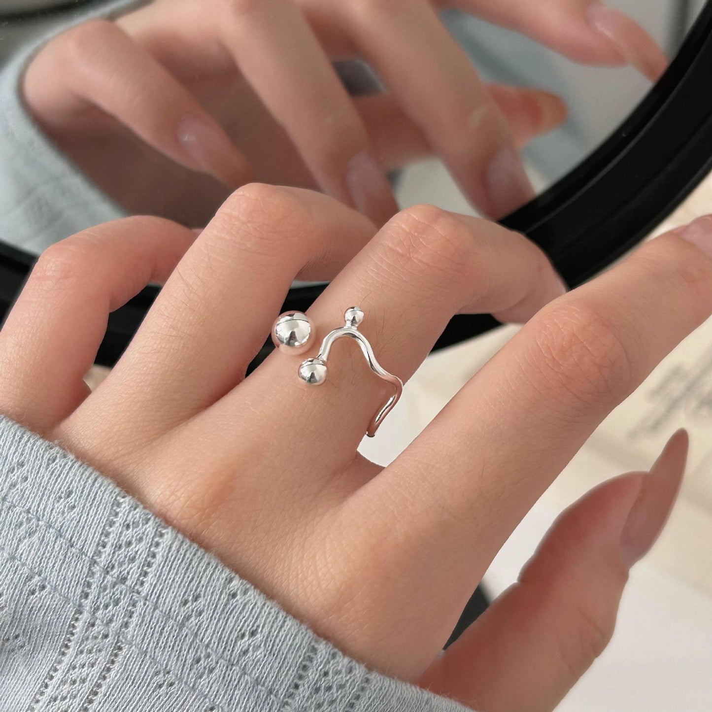 Anello minimalista da donna in argento sterling S925 con perline, design a maglie e nodo