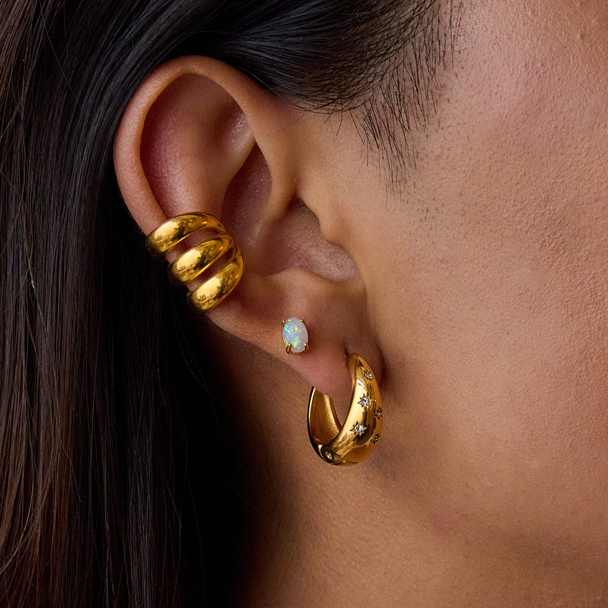 Orecchini a perno geometrici minimalisti in acciaio inossidabile con intarsio di strass, perno in titanio ipoallergenico, orecchini di lusso leggeri da donna