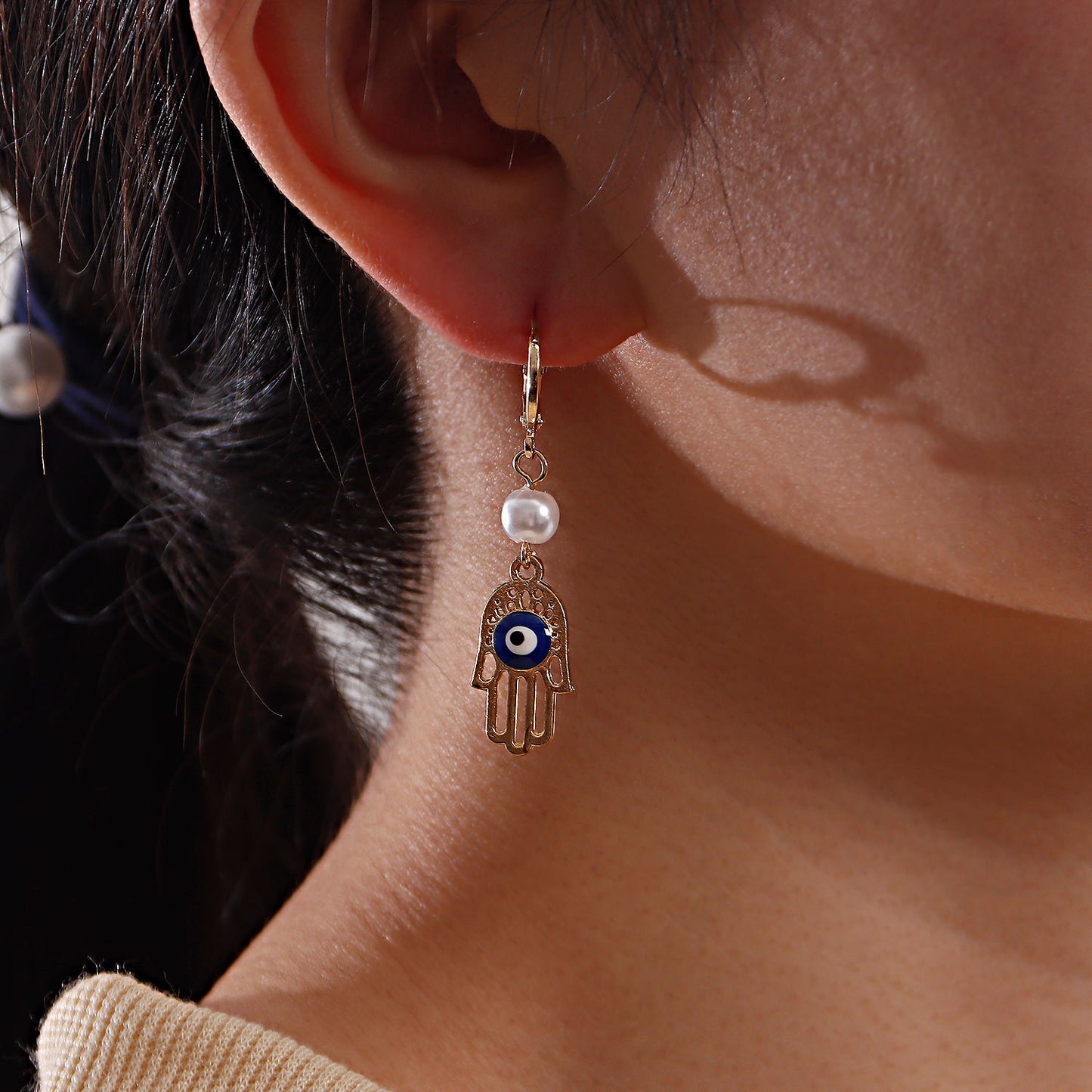 Fashionable Evil Eye Hand Palm Pearl Earrings for Women Alloy Electroplated Geometric Design