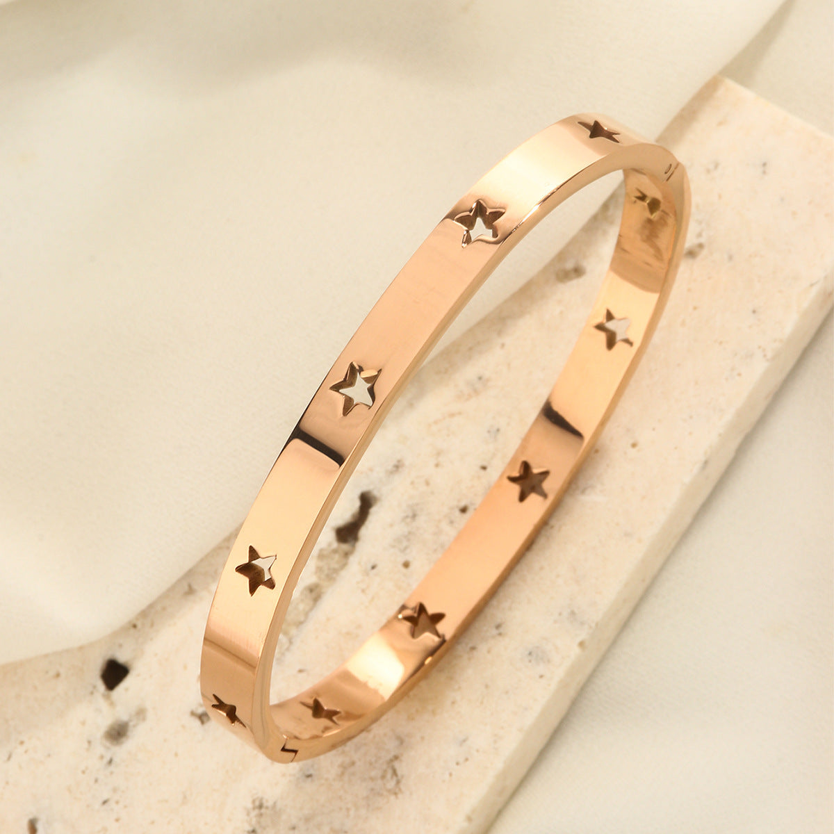 Elegant 18K Gold Plated Geometric Round Titanium Steel Bracelet