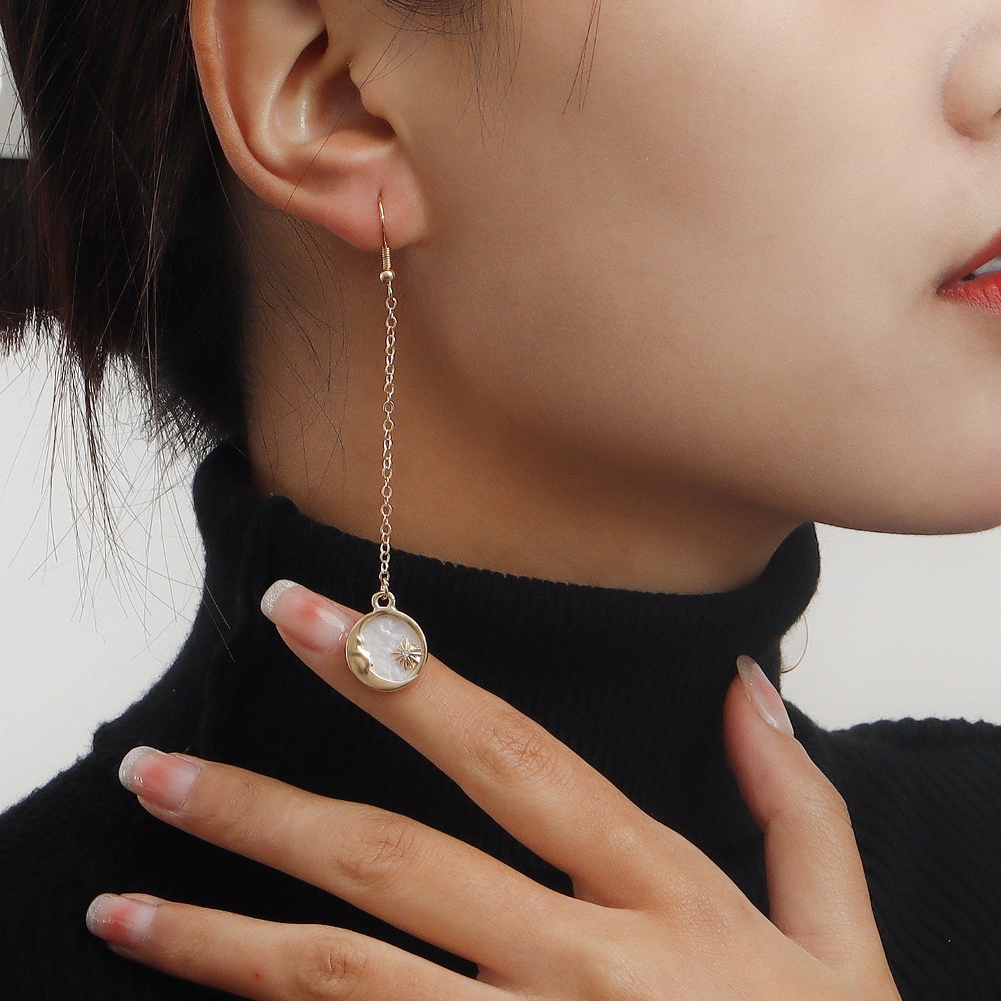 Natural Style Mini Sun and Moon Abalone Shell Pendant Earrings for Women Alloy Geometric Design Minimalist Ear Jewelry