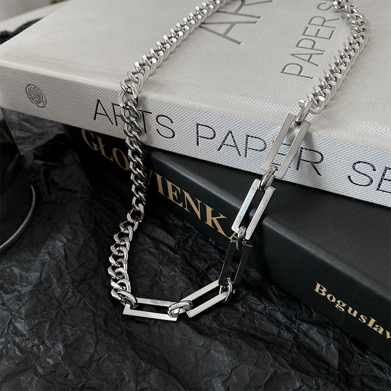 Collar de cadena cubana de acero de titanio geométrico Hip Hop para hombres y mujeres con acabado galvanizado y diseño de panel contrastante