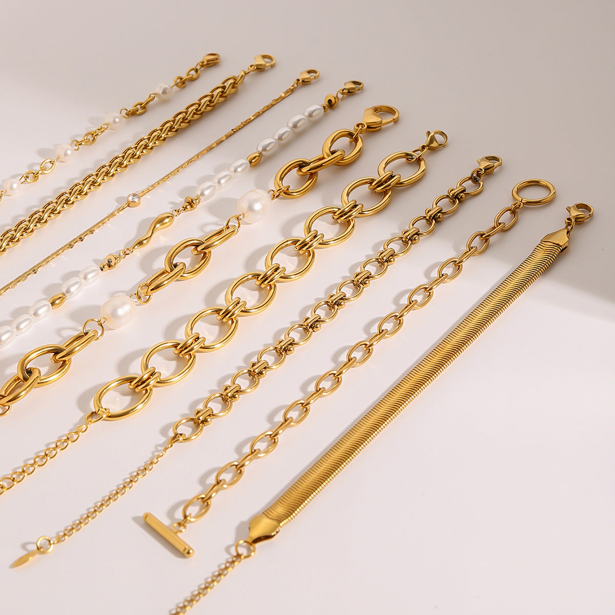 Bracciale da Donna con Perle in Acciaio Inossidabile Dorato, Design Moderno e Catena Minimalista Geometrica