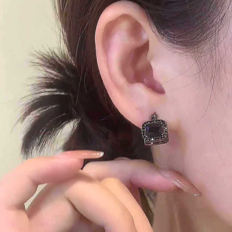 Pendientes Geométricos Cuadrados con Incrustaciones de Pedrería Estilo Oscuro para Mujer con Base de Cobre Chapado y Postes de Acero Inoxidable, Joyería Chic Minimalista de Moda para la Oreja