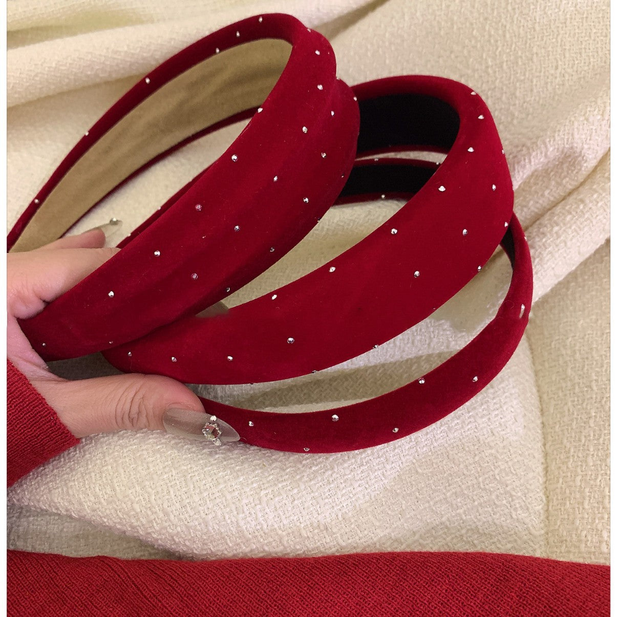 Vintage Elegant Velvet Hairband with Rhinestone Accents for Women, Oval Geometric Design, Lightweight Luxury Hair Accessory