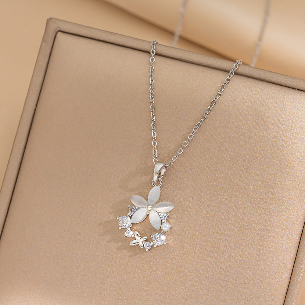 Collar minimalista con colgante floral para mujer de acero de titanio con chapado al vacío, cadena de serpiente, diseño geométrico, cadena delicada para clavícula