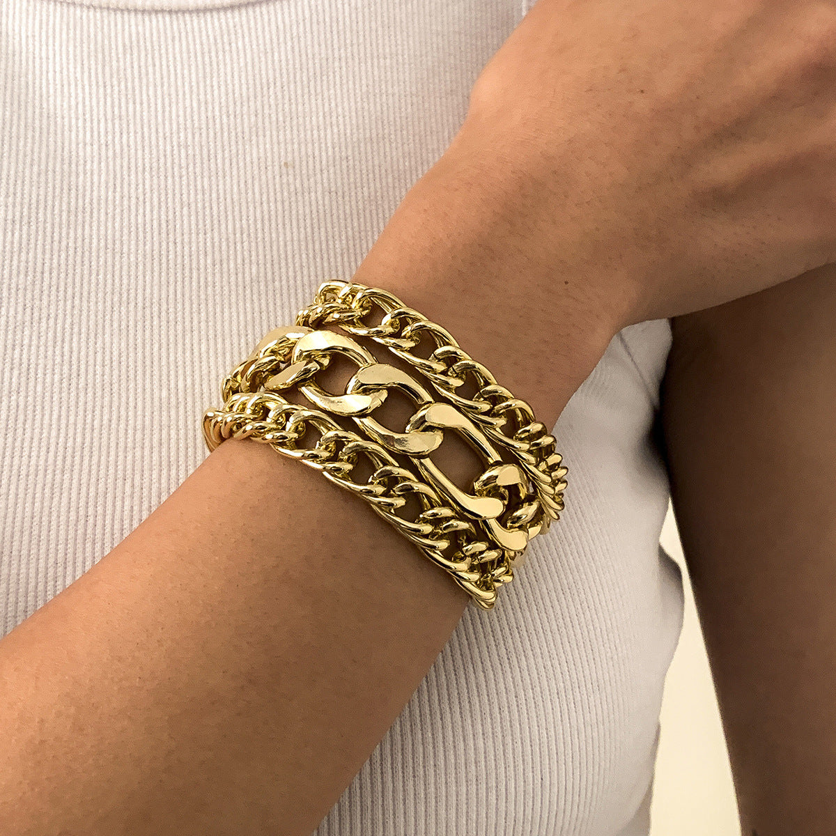 Set di bracciali da donna in alluminio geometrico stile punk con finitura galvanizzata e design a catena a doppia trama