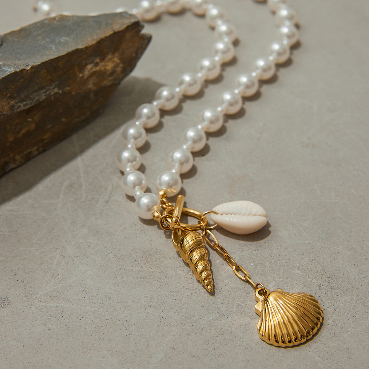 Elegant Geometric Stainless Steel Plated Necklace with Titanium Steel Pendant and Pearl Inlay for Women