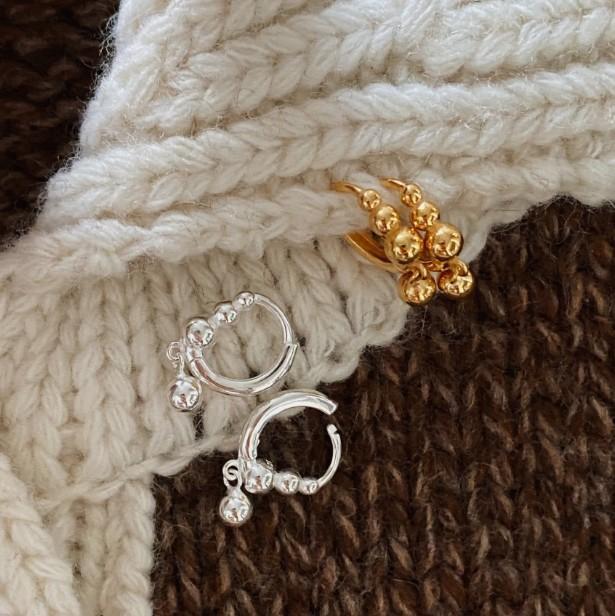Orecchini a Perno Minimalisti Rotondi con Perle da Donna in Argento Sterling 925 con Finitura Artigianale