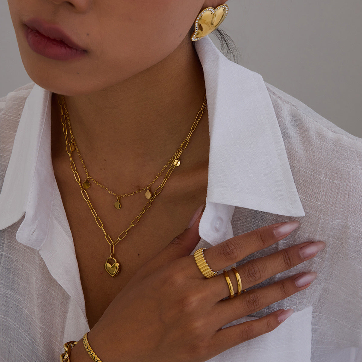 Collana Minimalista a Cuore in Acciaio al Titanio con Finitura Placcata per Donna, Gioielli con Catenina Pendente in Acciaio Inossidabile