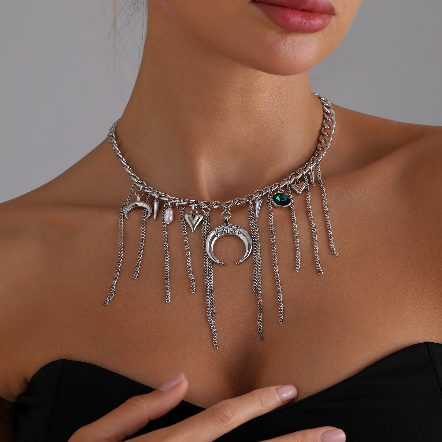 Fashionable Moon-Shaped Rhinestone Heart Pendant Necklace with Tassels in Alloy with Plating Finish for Women