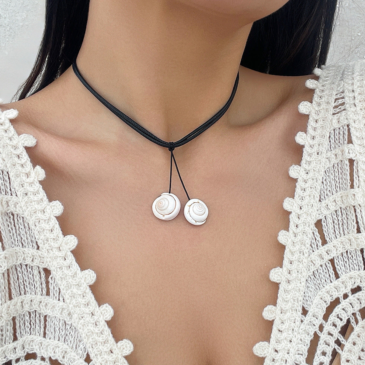 Collar con colgante de concha de estilo vacacional con detalle de borla en cordón de cera natural para mujer