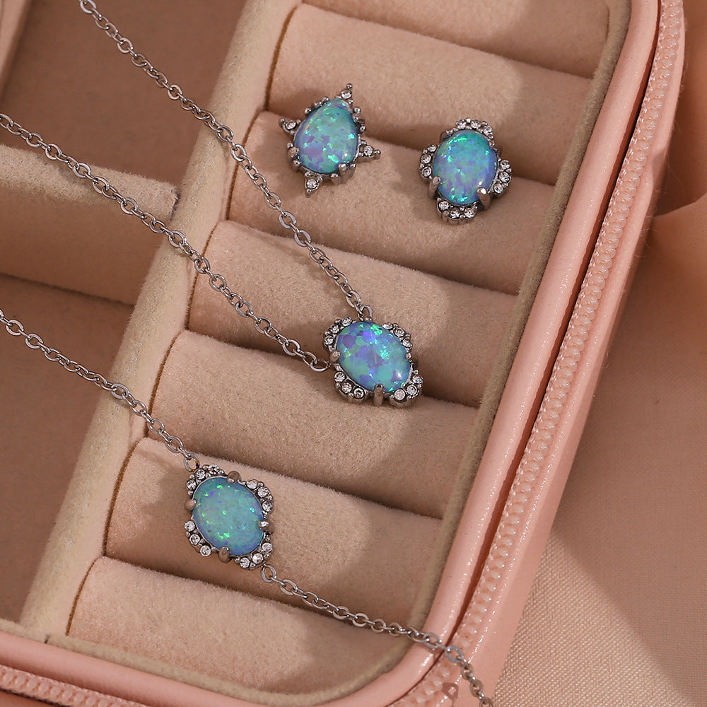 Vintage Floral Oval Petal Pendant Necklace Set with Stainless Steel Chain and Titanium Steel Pendant for Women