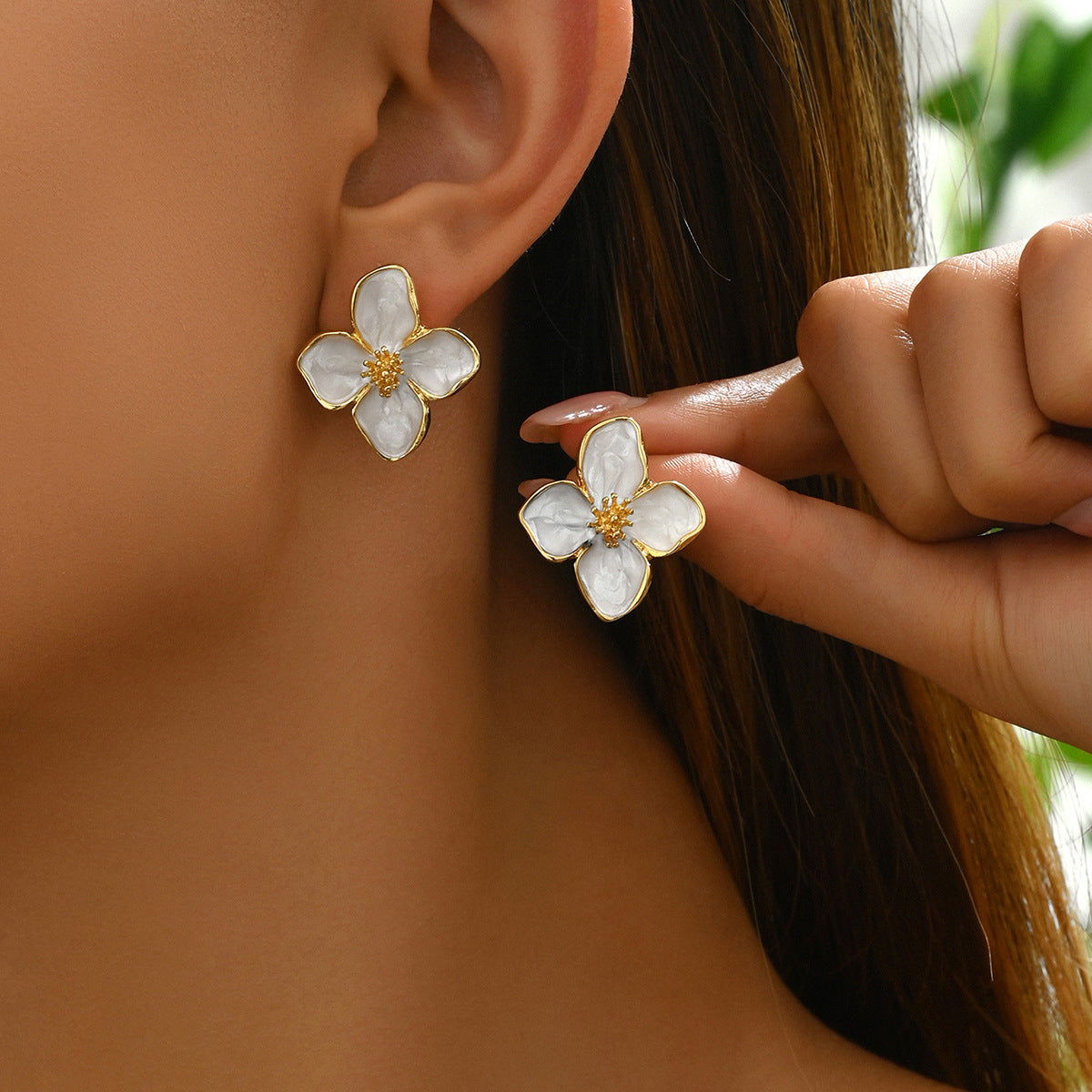 Pendientes de aleación con diseño floral geométrico, esmalte y forma de tachuela para mujer