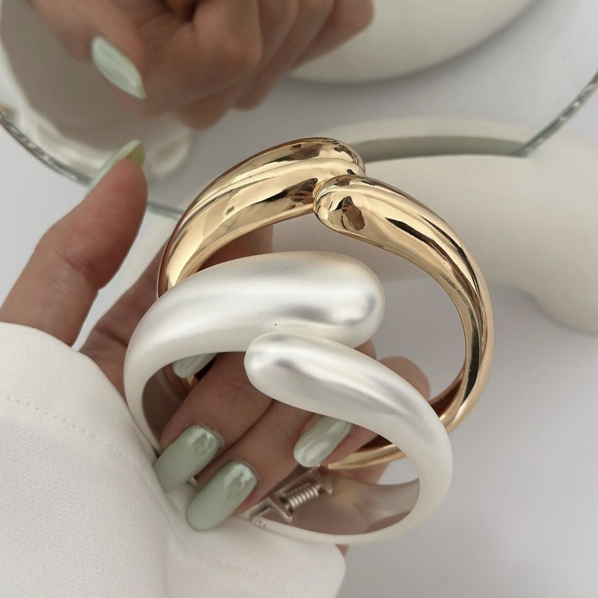 Fashion Elegant Polished Plated Geometric Teardrop Cuff Bracelet for Women