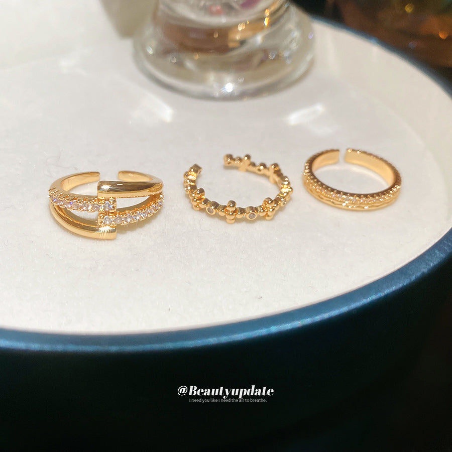 Anillo Abierto Geométrico de Lujo con Cruz, Baño de Oro de 18K en Cobre con Circonita Cúbica para Mujer
