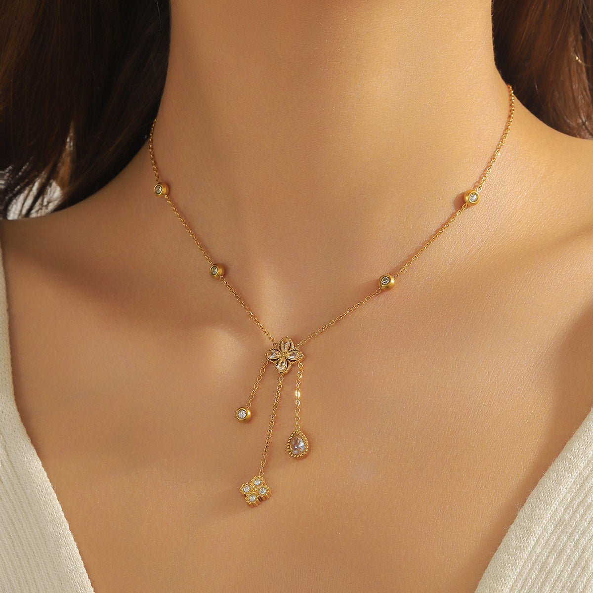 Vintage Elegant Rhinestone Teardrop Floral Geometric Plated Stainless Steel Pendant Necklace for Women