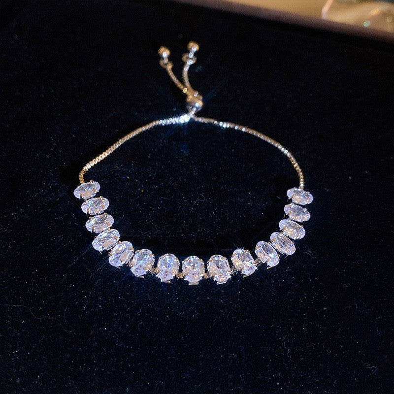 Elegant Heart-Shaped Gold-Plated Zirconia Bracelet for Women with Delicate Luxury Aesthetic