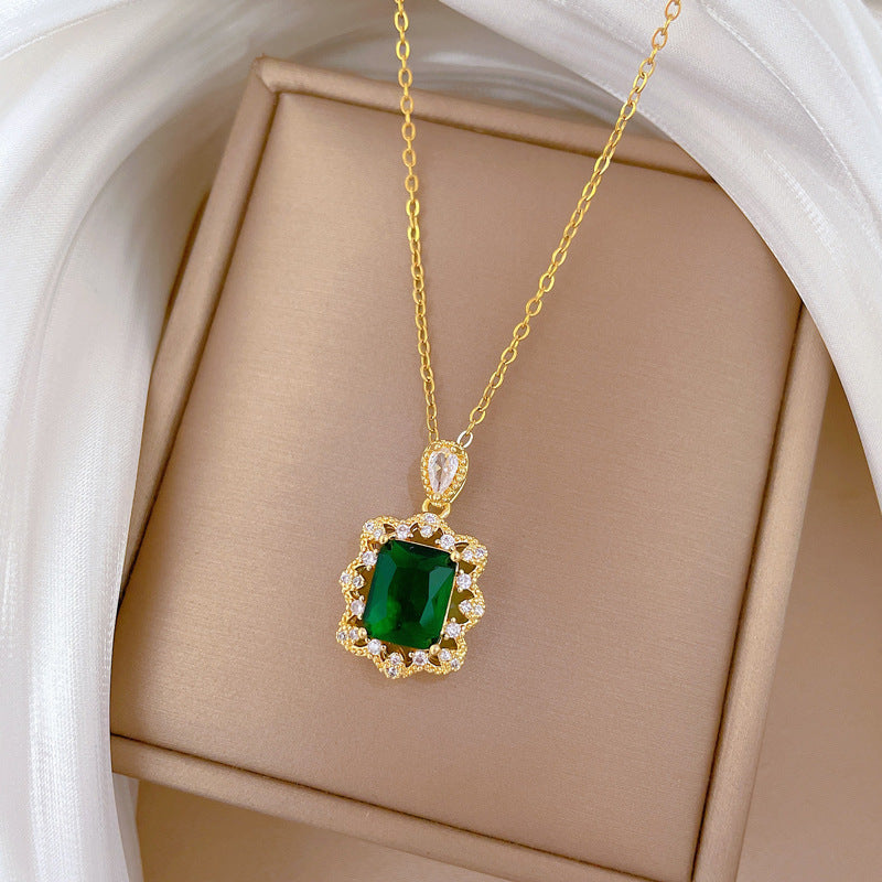 Minimalist Geometric Green Gemstone Rhinestone Pendant Necklace for Women Titanium Steel Delicate Clavicle Chain