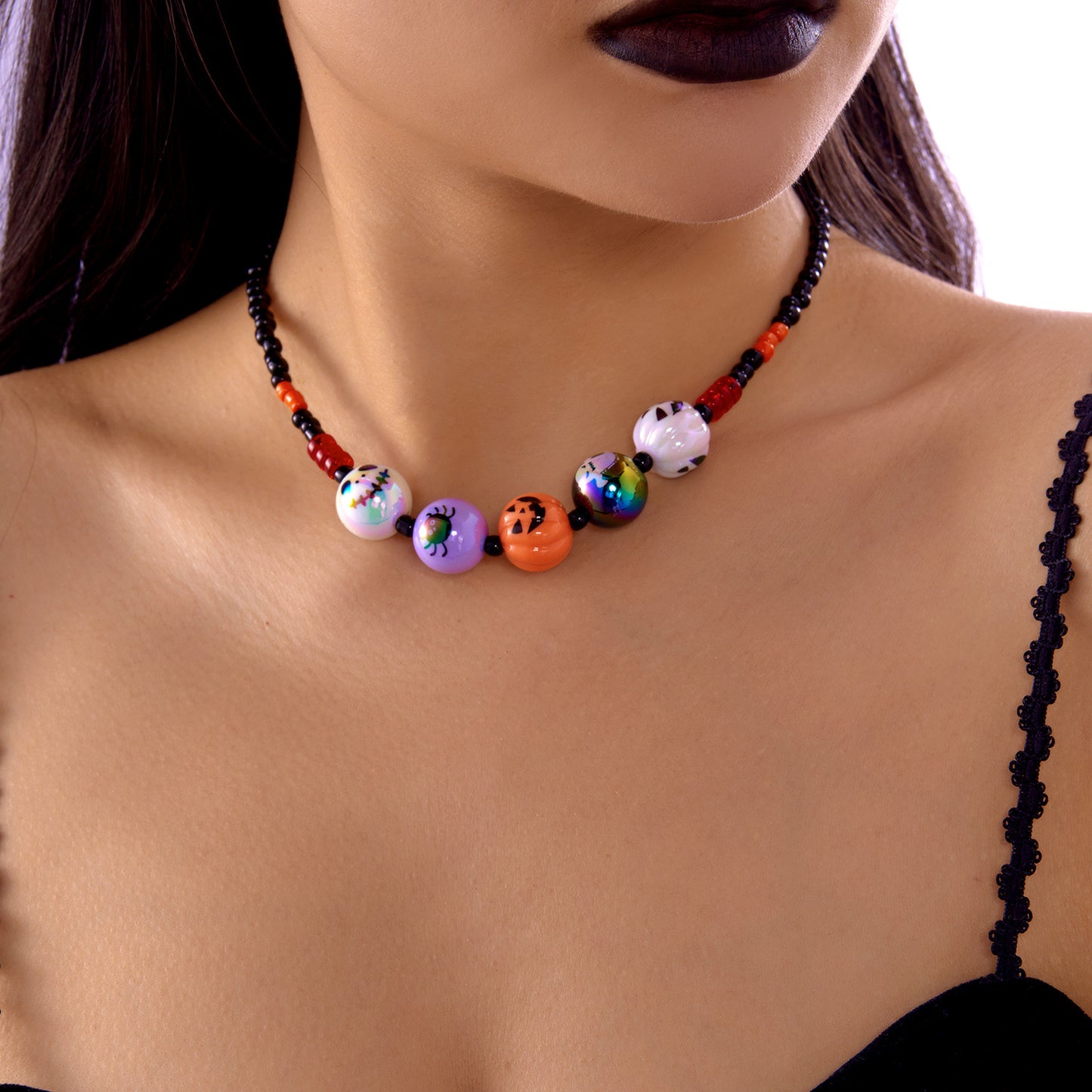 Collar gótico oscuro hecho a mano con cuentas de madera, estampado de murciélago y fantasma, colgante de forma geométrica, joyería unisex de Halloween