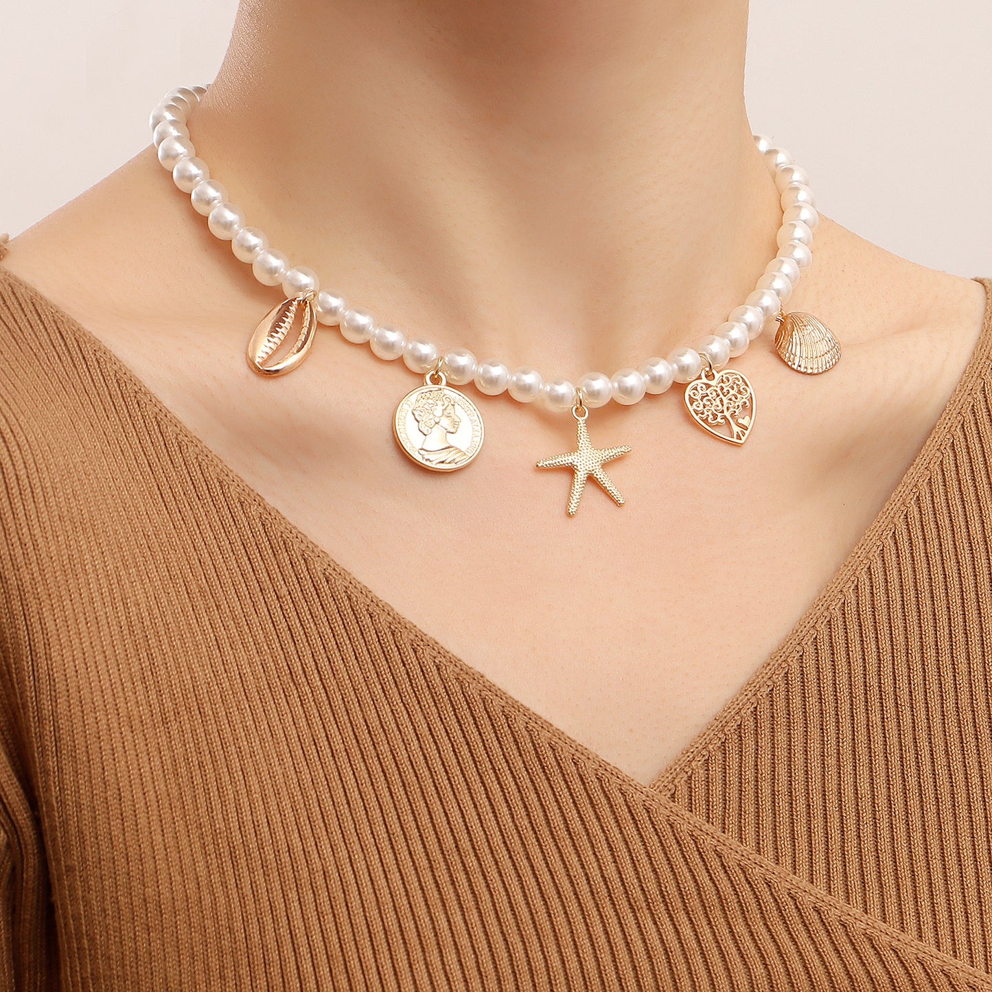 Ocean-Inspired Starfish Pendant Necklace for Women in Alloy with Plated Finish, Geometric Design, Adjustable Clavicle Chain