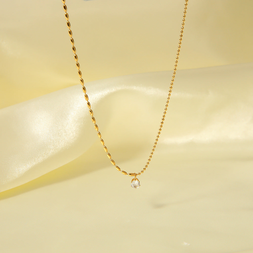 Collana con Pendente Geometrico Minimalista da Donna in Acciaio Inossidabile con Placcatura in Oro 18K e Accenti di Zirconi a Sei Griffe