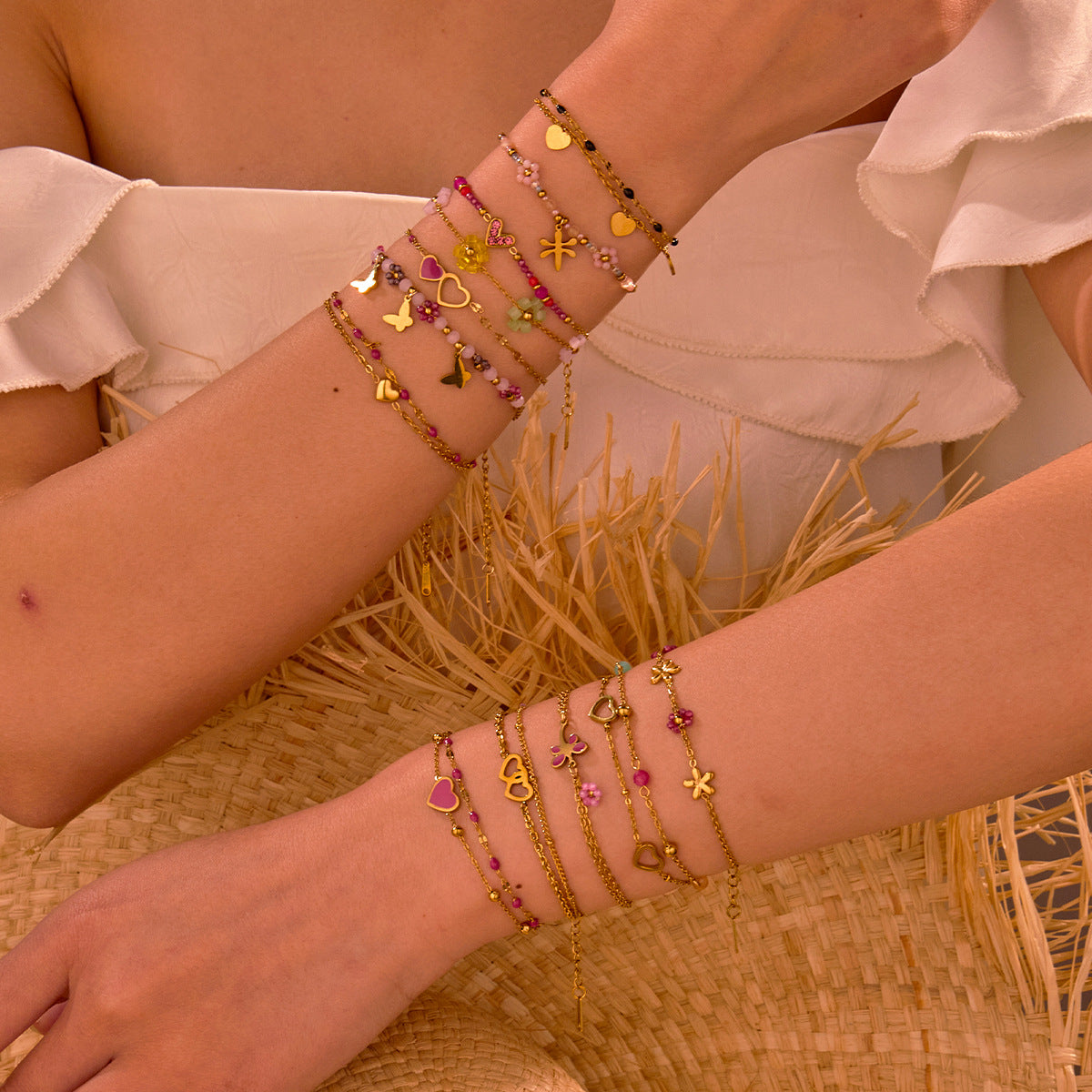 Fashionable OL Style Geometric Enamel Beaded Flower Bracelet for Women in Titanium Steel with Plated Finish