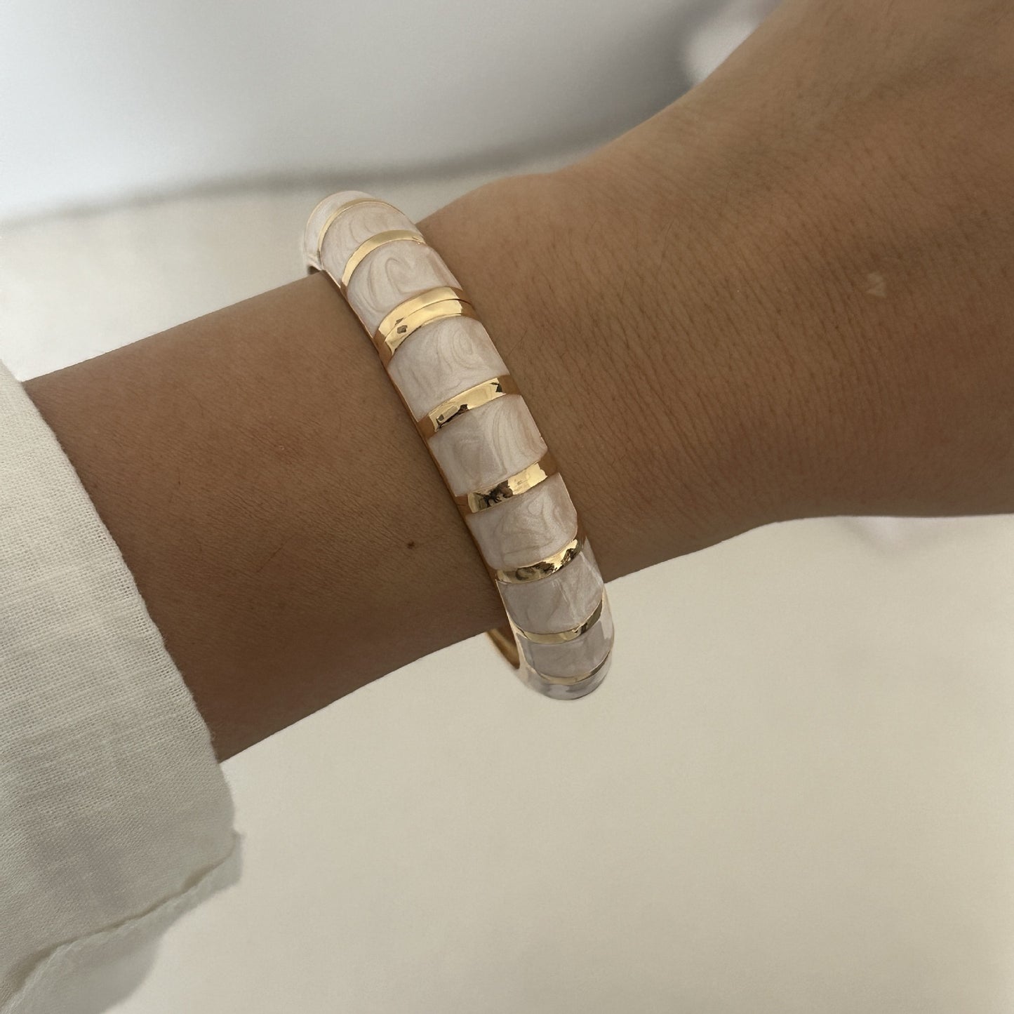Minimalist White Gold Plated Drip Oil Round Geometric Open Cuff Bracelet