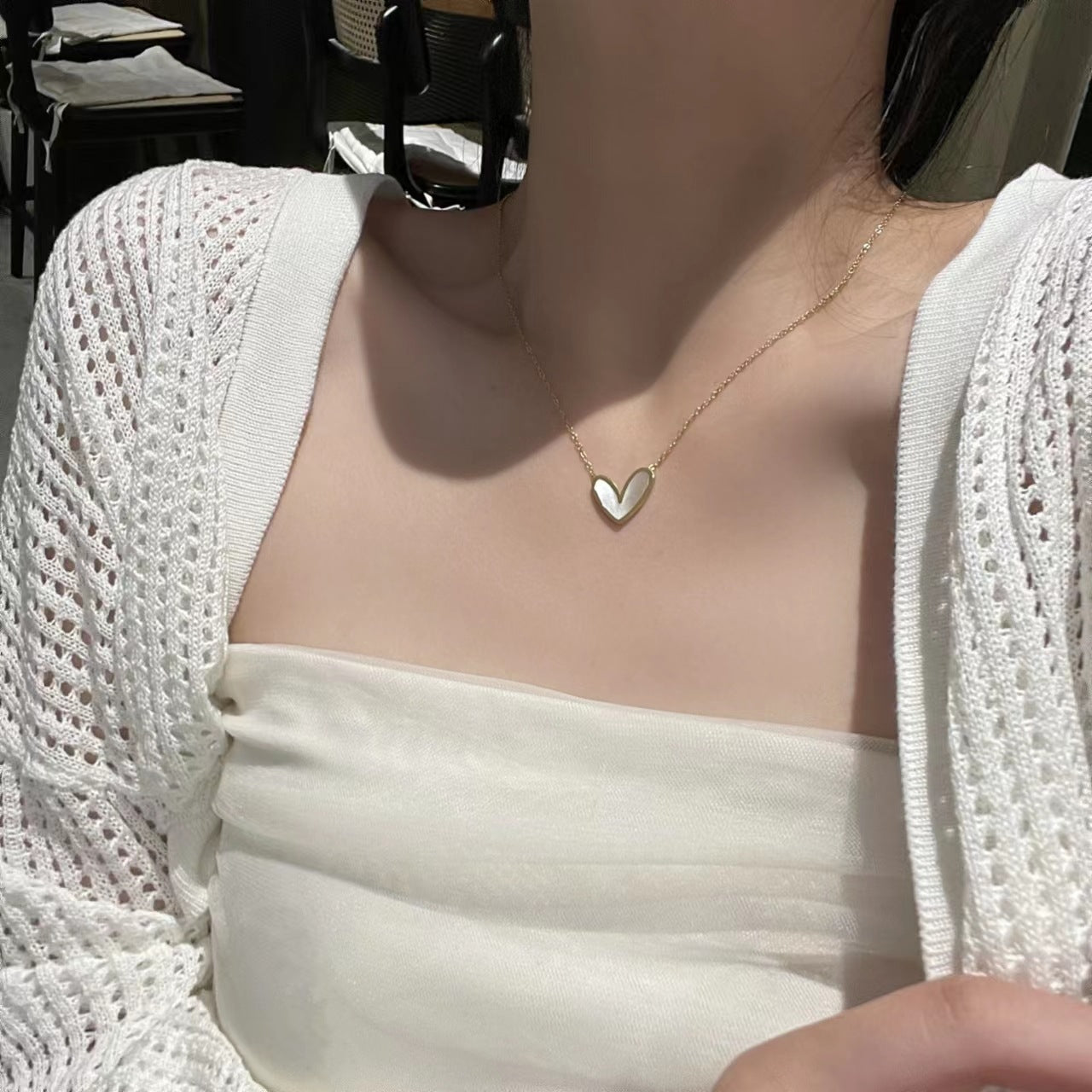 Minimalist Heart-Shaped Mother-of-Pearl Pendant Necklace for Women in Titanium Steel with O-Chain and Geometric Design