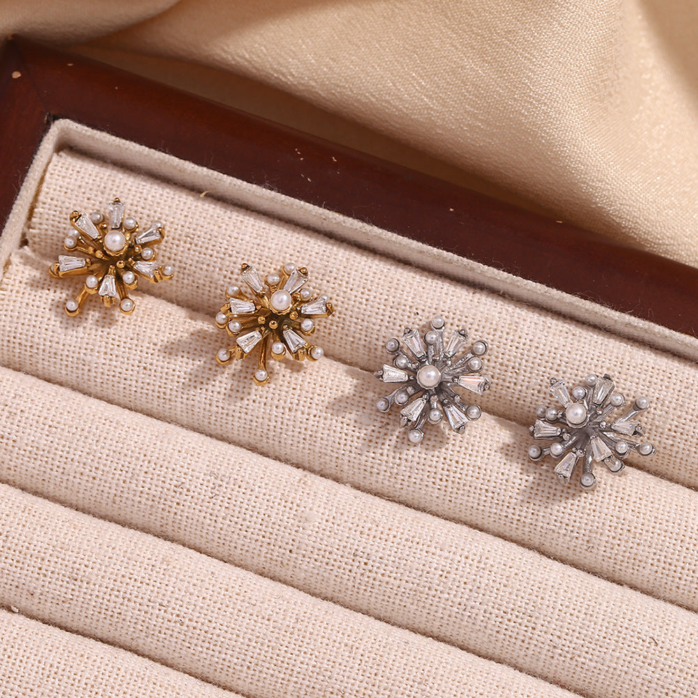 Orecchini alla moda in acciaio inossidabile a forma di fiore con placcatura in oro 18 carati, perle e zirconi, da donna