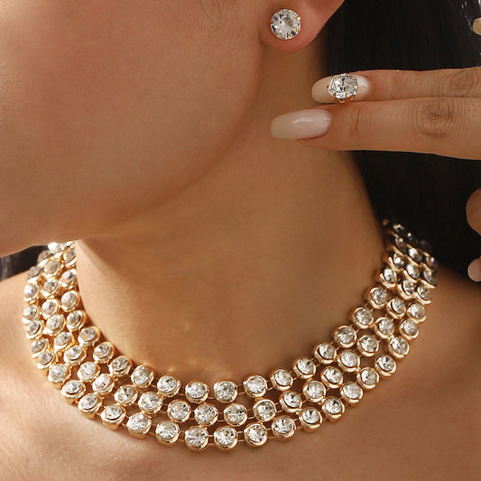 Conjunto de collar gargantilla redondo geométrico con perlas y diamantes de imitación de estilo lujoso y pendientes con incrustaciones artesanales