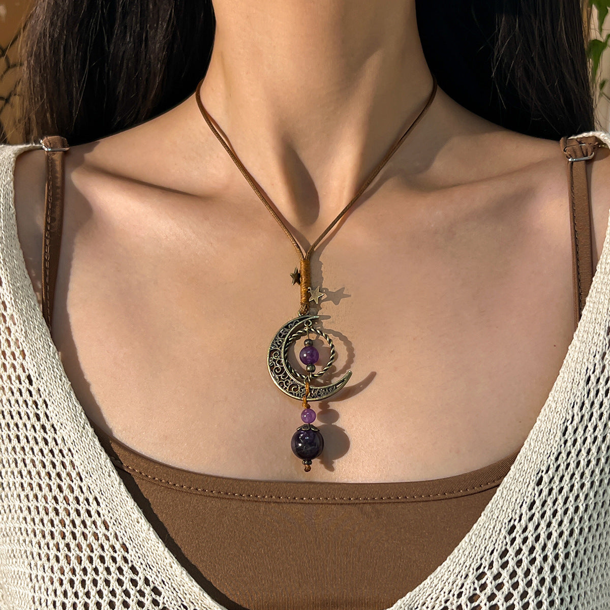 Collar colgante vintage de luna y estrella geométrica con dije de aleación en cordón de cuero para mujer