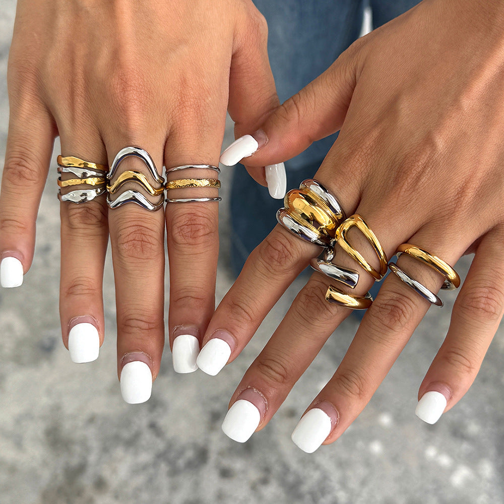 Anello Geometrico in Acciaio Inox con Finitura Galvanizzata da Donna, Gioiello Minimalista alla Moda