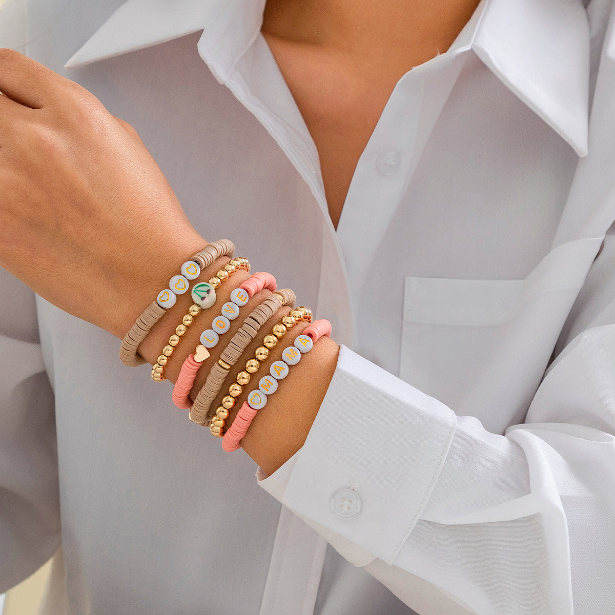 Pulsera de cuentas geométrica minimalista con letras MAMA para mujer con cuentas de arcilla polimérica, acrílico y CCB, joyería apilable hecha a mano