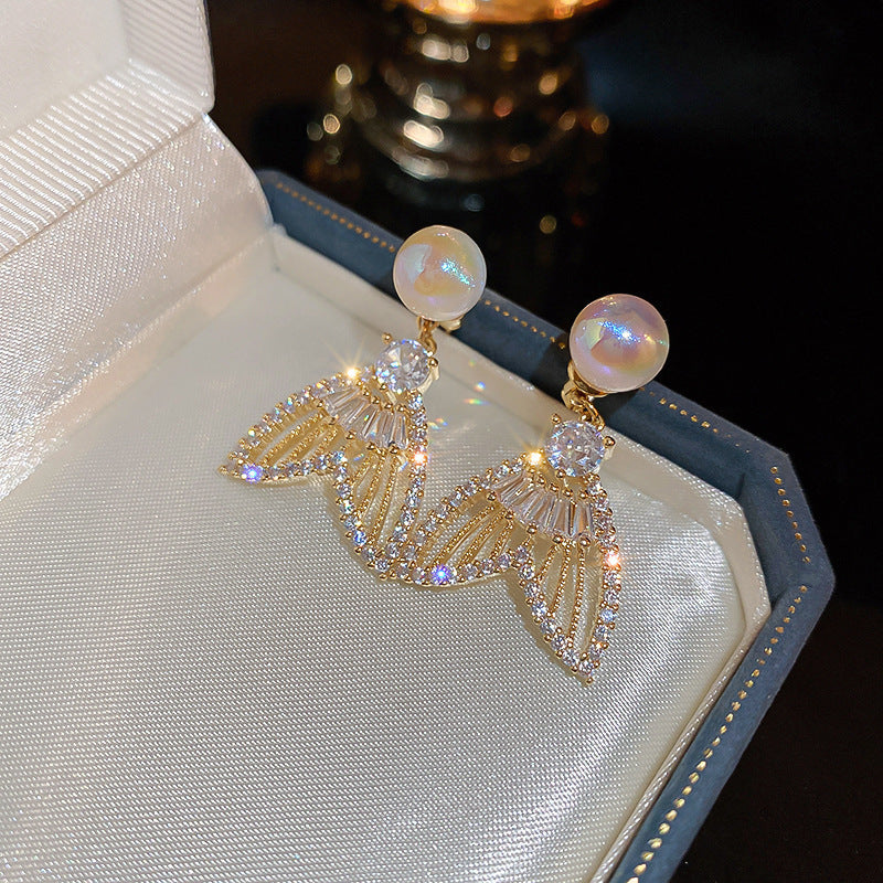 Eleganti Orecchini a Perno da Donna in Stile Francese Vintage con Zirconi Geometrici e Perle Imitazione