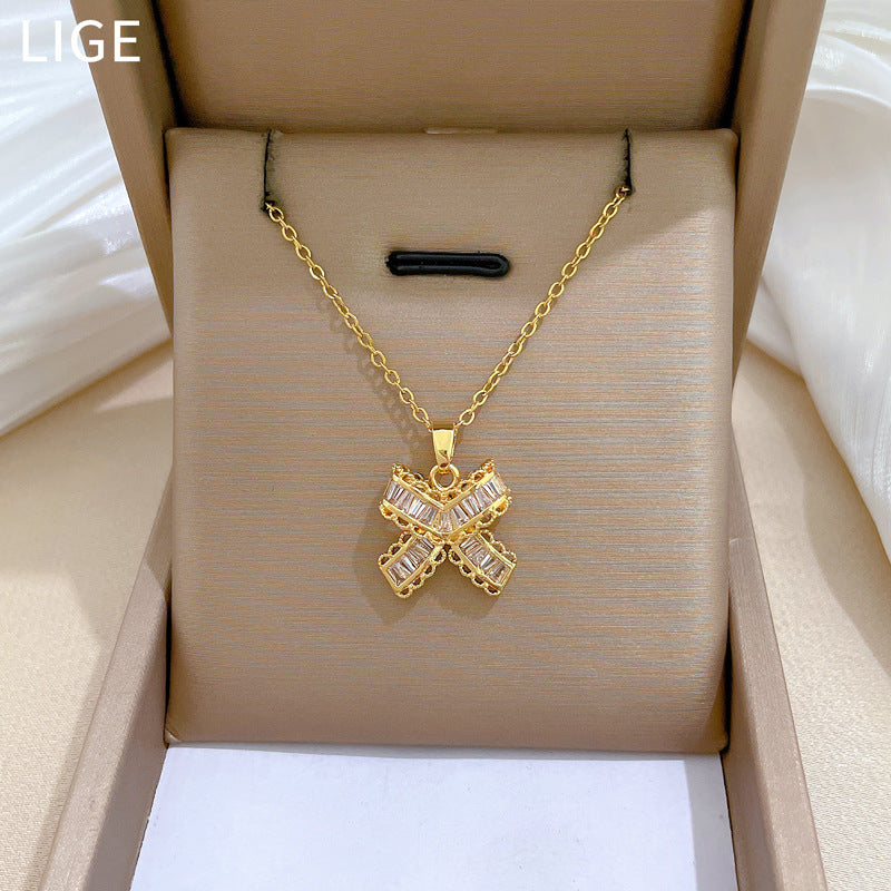 Collana a Farfalla in Acciaio al Titanio con Intarsi di Strass, Catena Delicata per Clavicole in Stile Fresco e Dolce