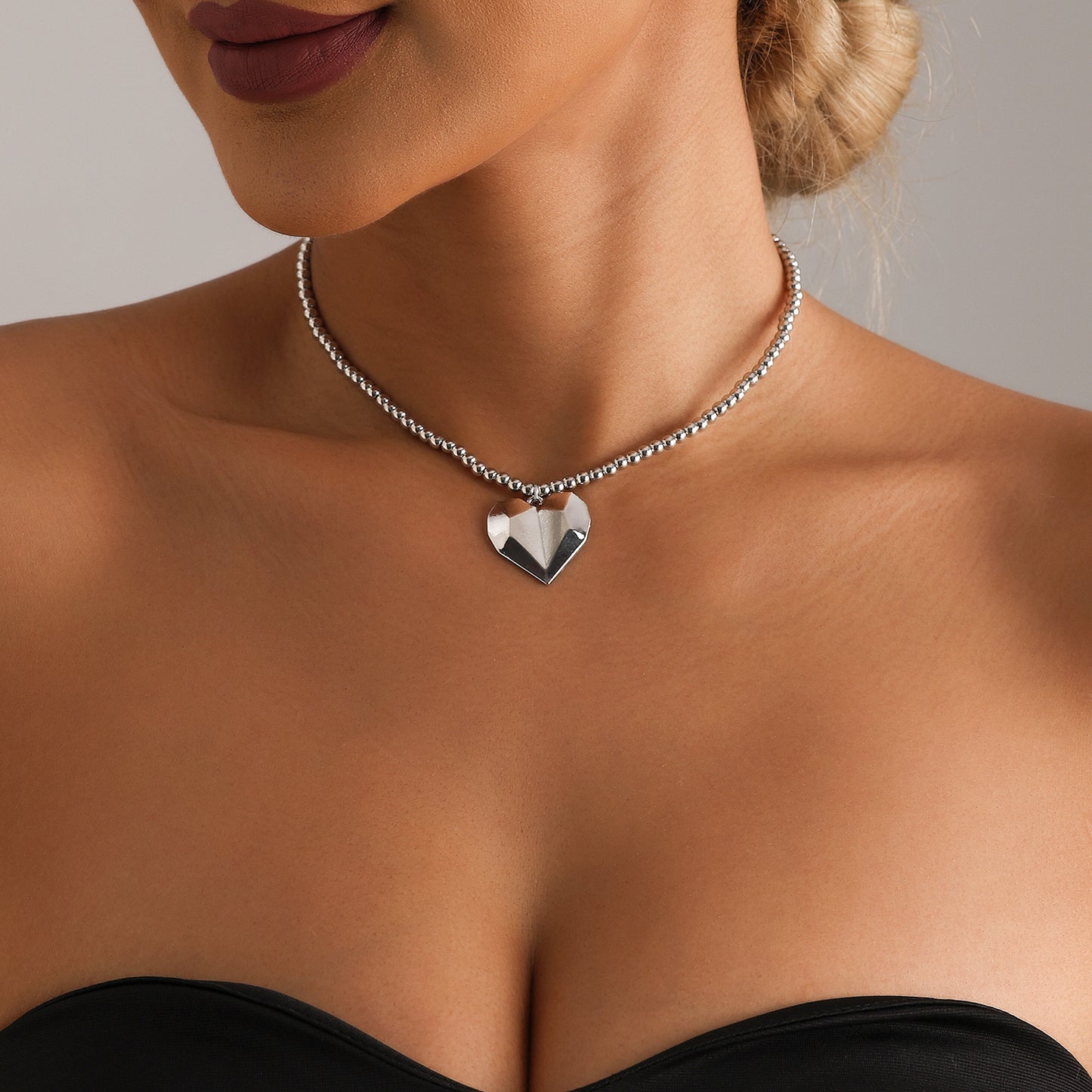 Minimalist Heart-Shaped Alloy Pendant Necklace with Plated Finish for Women Clavicle Chain