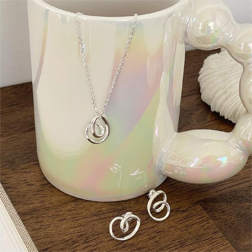 Collana Minimalista a Cuore in Argento Sterling 925 Placcato Oro, Delicata Catena a Croce, Stile Fresco e Dolce