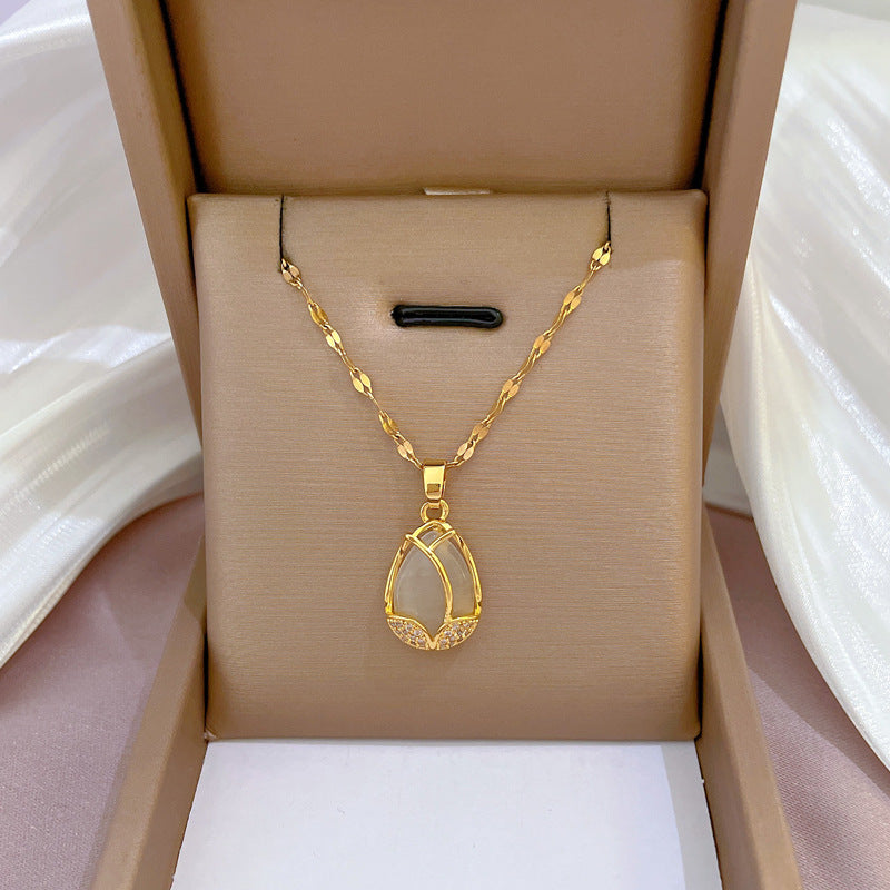 Collar de Acero de Titanio Geométrico con Zirconia Pavé Exótico de Lujo y Baño de Oro