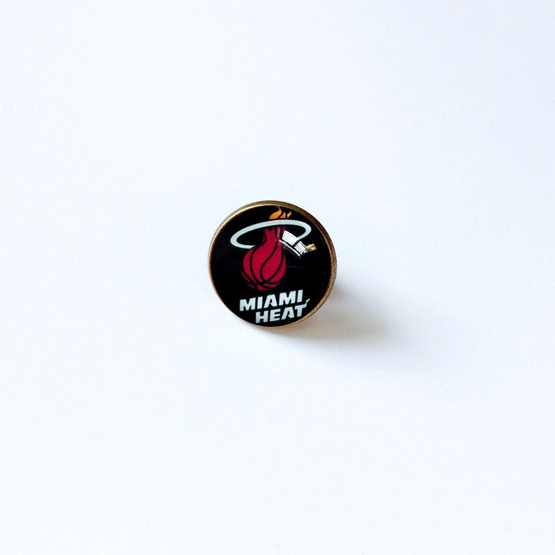 Pin de solapa metálico de equipos de baloncesto retro de la NBA - Insignia con gema vintage - Broche de Kobe Curry - Regalo para fans - Unisex