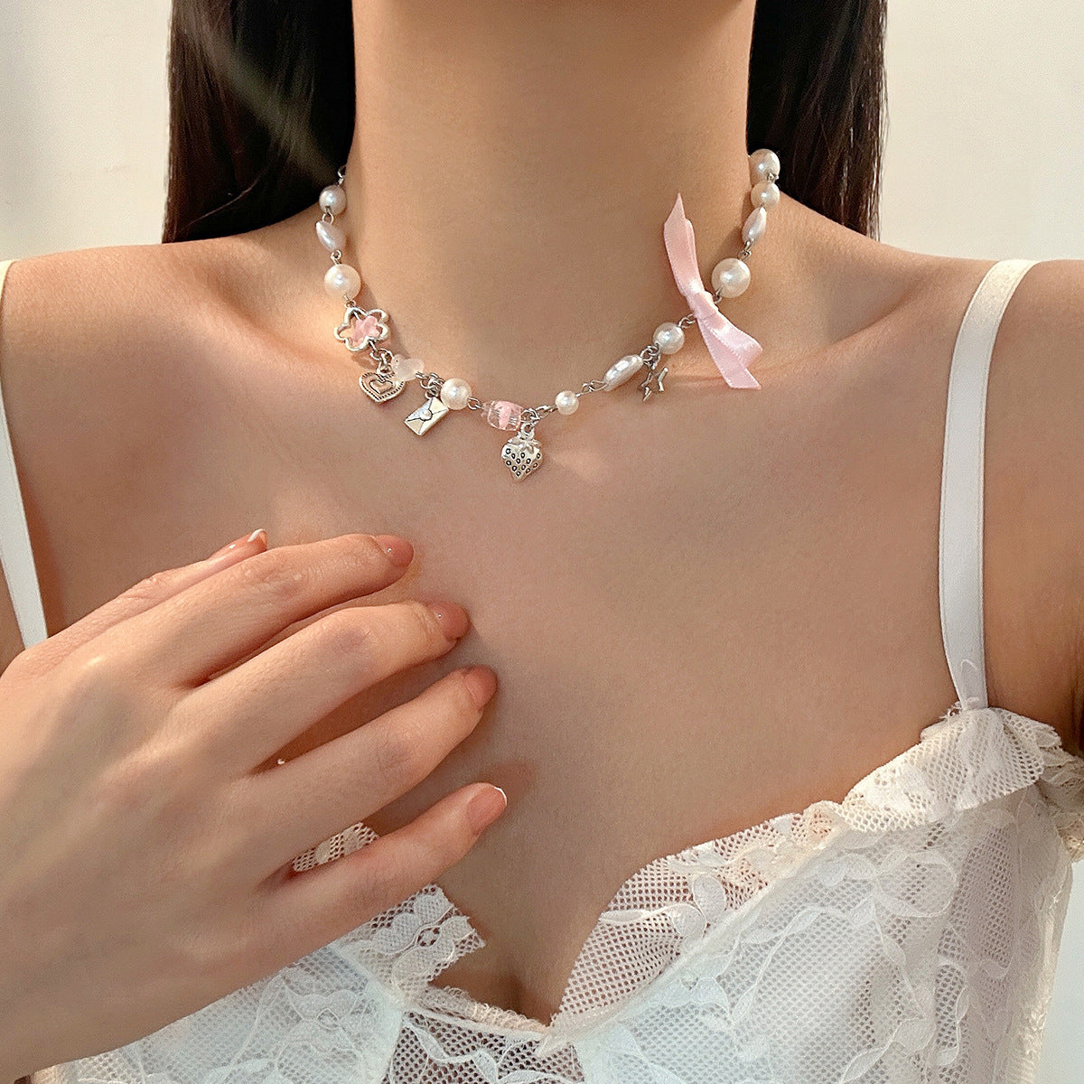 Sweet Matte Alloy Pearl Floral Star Pendant Necklace for Women