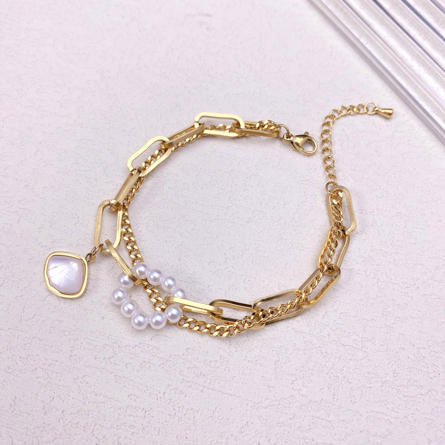 Pulsera gruesa de doble capa de acero titanio hipoalergénico para mujer con chapado en oro de 18K, incrustaciones de nácar ojo de gato y perlas, diseño geométrico, estilo de lujo minimalista