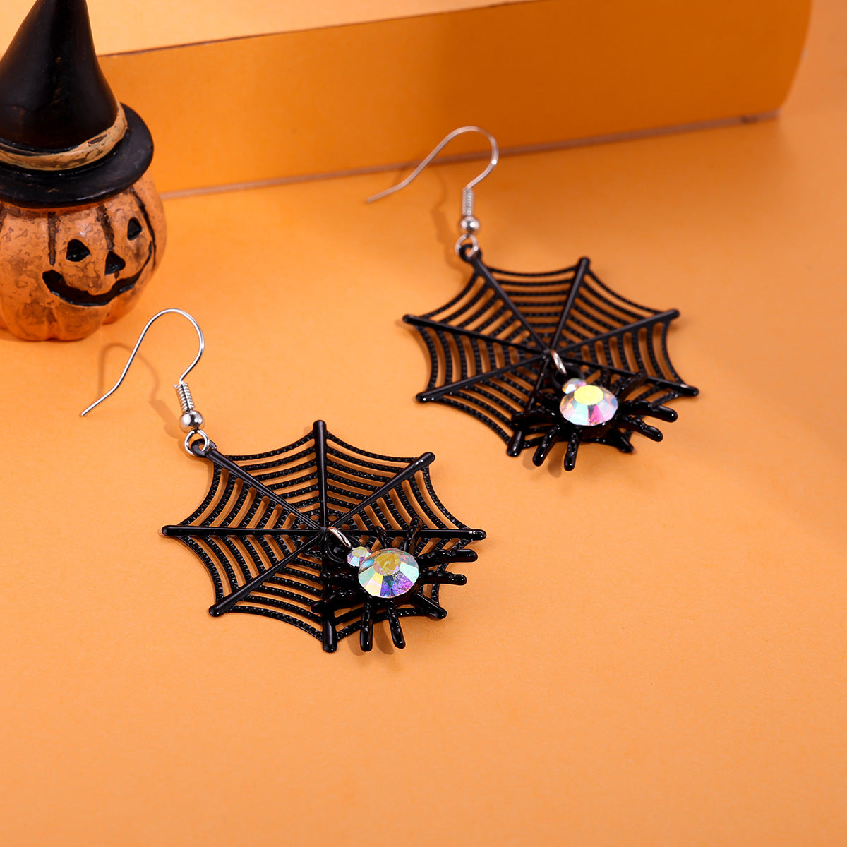 Juego de pendientes de Halloween estilo dibujos animados con diseño de calabaza, aretes de aleación y postes de acero inoxidable para mujer