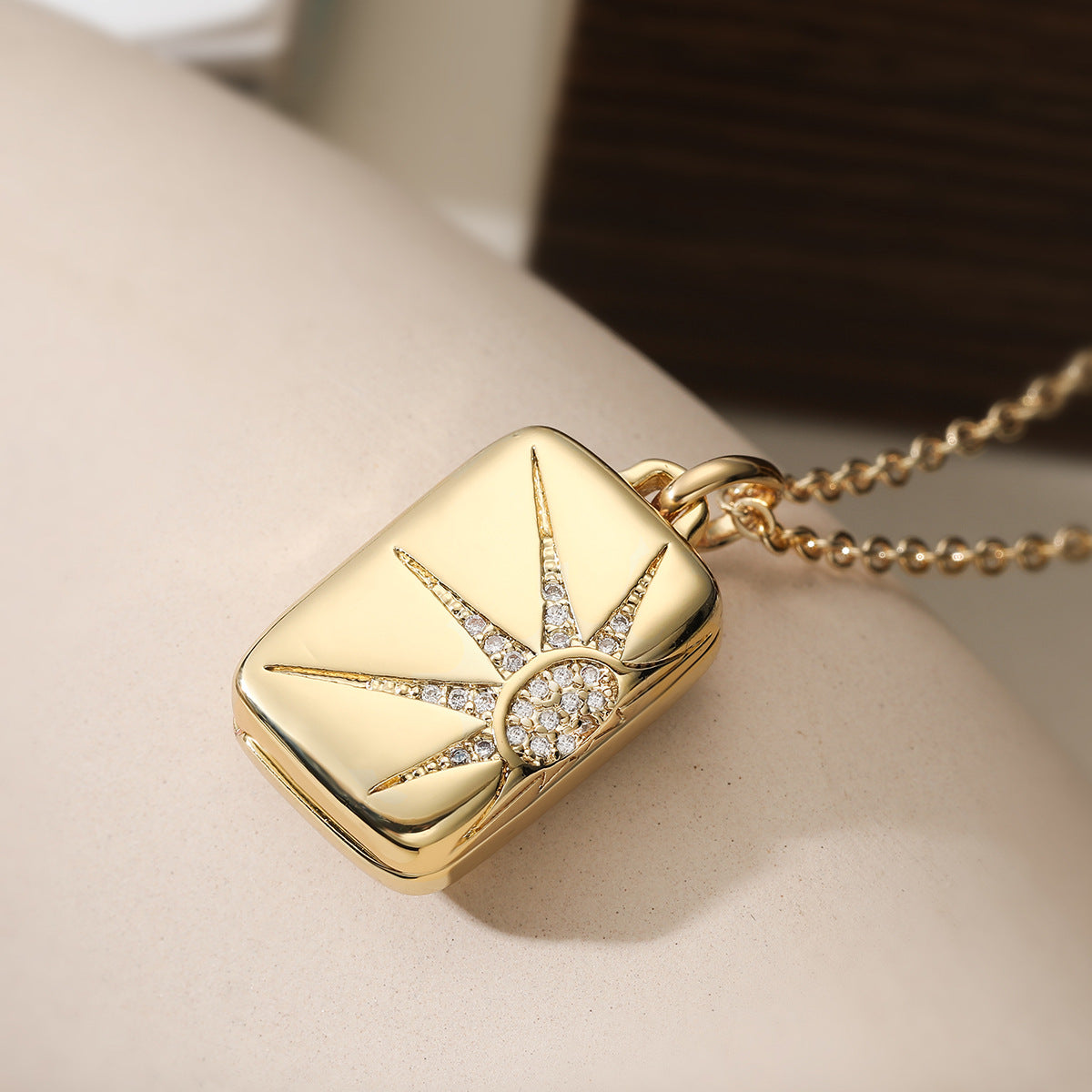 Vintage Minimalist Heart Geometric Brass Gold Plated Cubic Zirconia Photo Locket Pendant Necklace